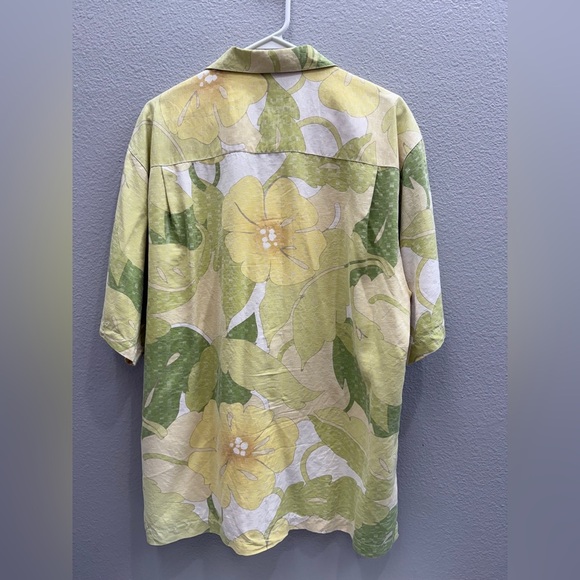 Tommy Bahama Mens Shirt Size Large 100% Silk Button Up Short Sleeve Hawaiian - Picture 2 of 4